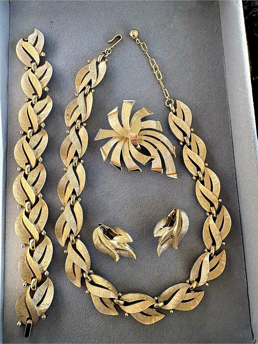 Trifari Gold-Tone Leaf Jewelry Set